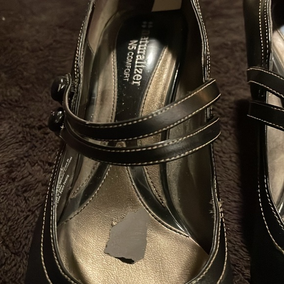 Naturalizer black heel. - Picture 2 of 10